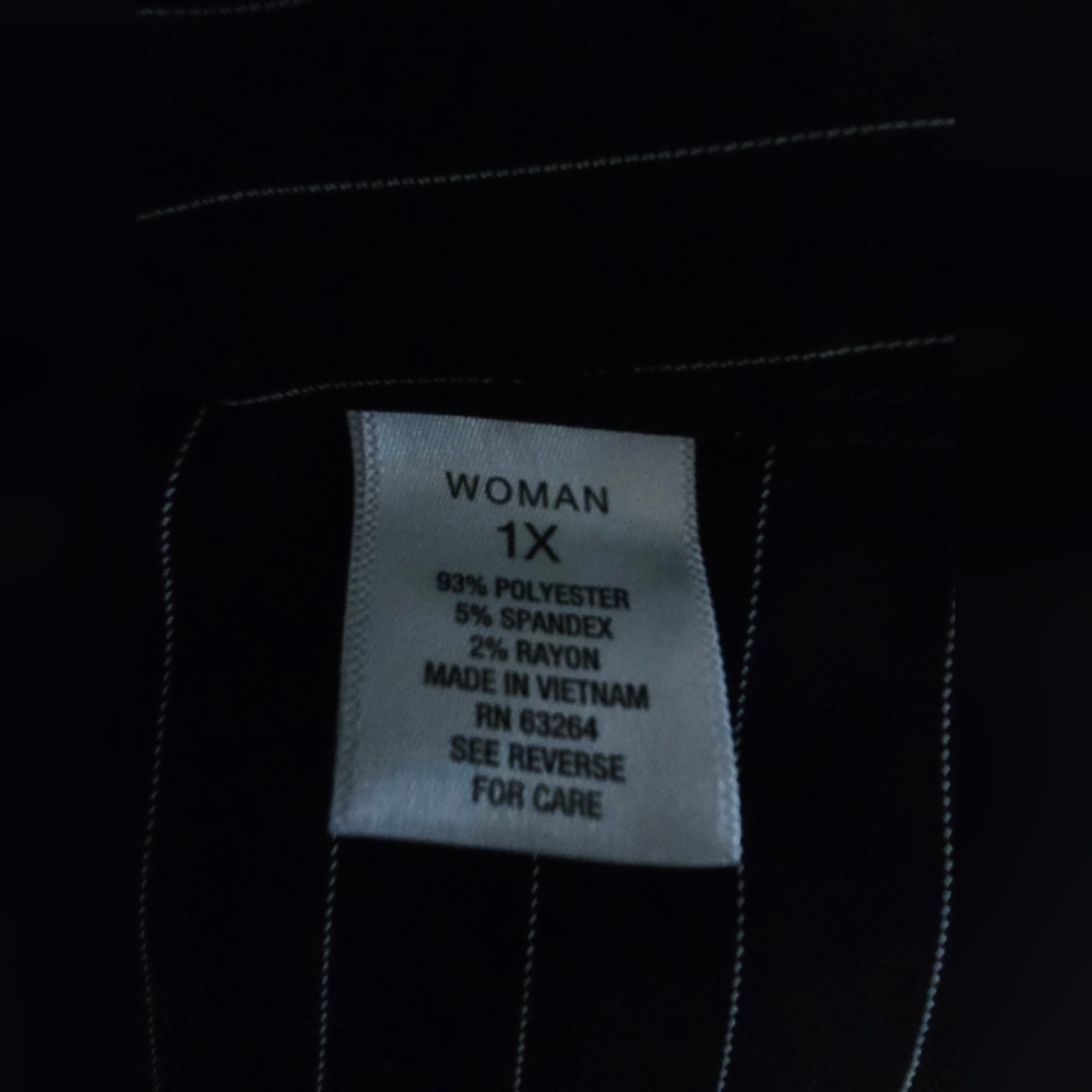 Women's Black Pinstripe Pants 1x - Picture 2 of 8